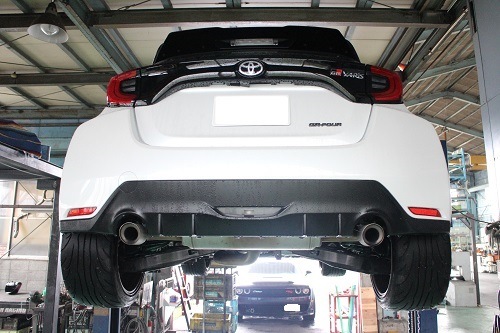 トヨタ GRヤリスRZ ワンオフ マフラー 【型式：4BA 