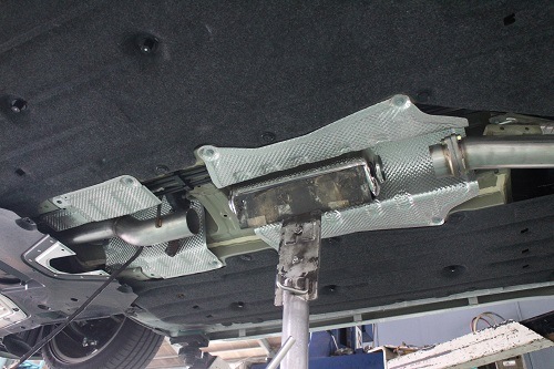 ホンダ シビック 社外マフラー加工 【型式：6BA－FK7