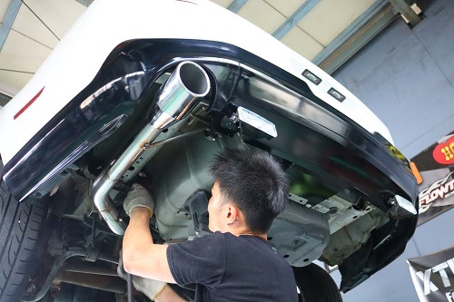 最終値下げマスタング　S197 社外マフラー　リアマフラー 最終値下げマスタング S197 社外マフラー リアマフラー - メルカリ