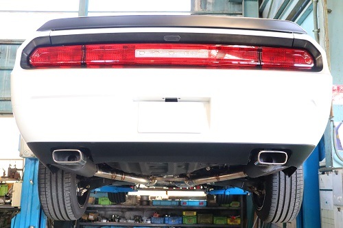 ダッジチャレンジャー　2015y ワンオフマフラー ダッジ チャレンジャー 前期 ワンオフマフラー【型式：－】 | ワンオフ