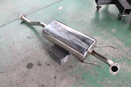トヨタ ハイラックス ワンオフマフラー 【型式：GA－RZN167