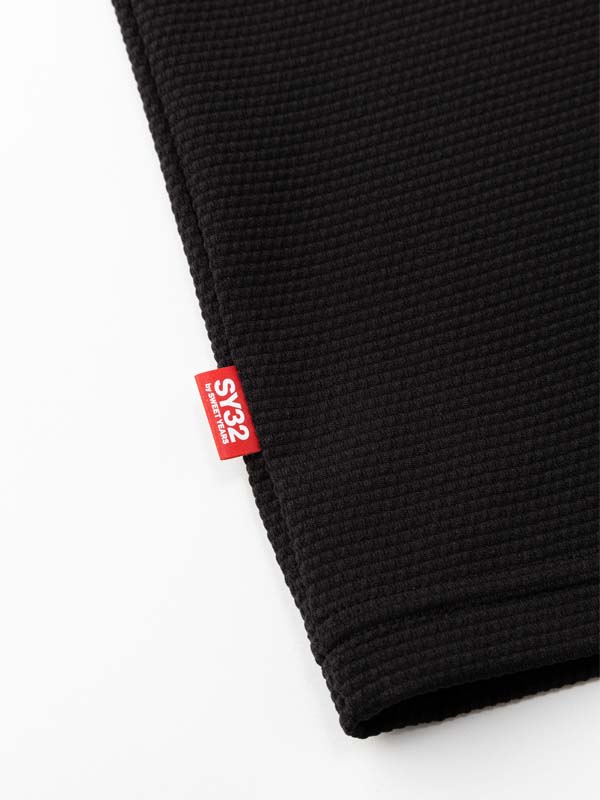 UNEVEN SEPARATE GRAPHIC TEE