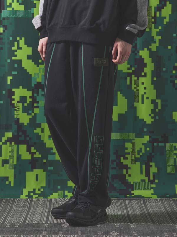 STITCH DESIGN SWEAT PANTS