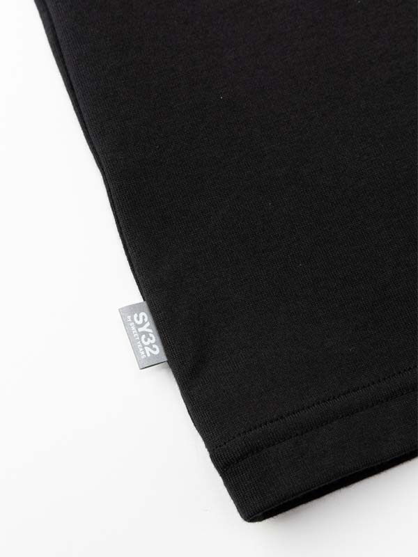 MULTI LOGO GRAPHIC TEE