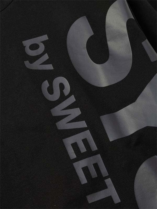 VERTICAL LOGO L/S TEE