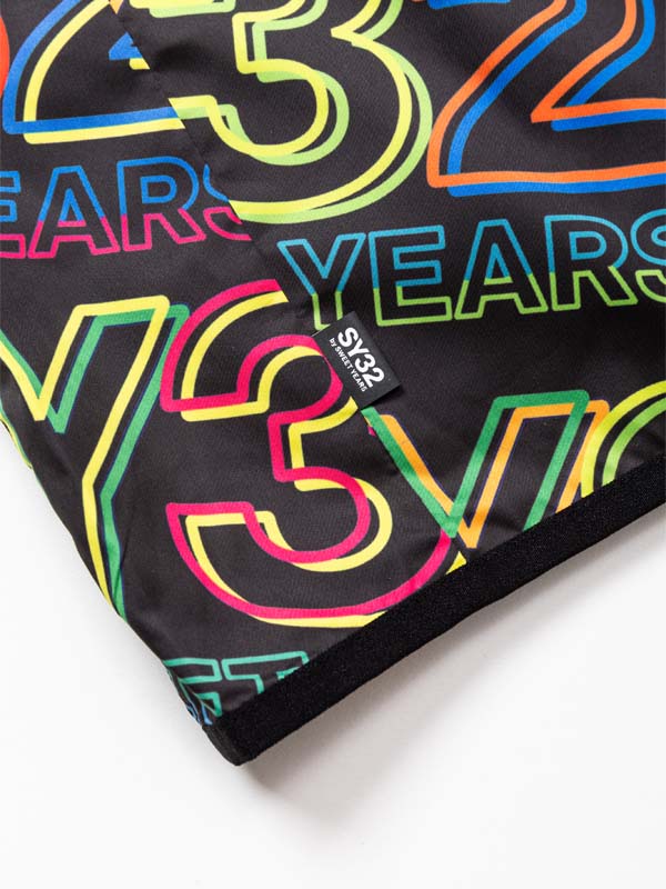 GRAPHIC POCKETABLE WINDBREAKER