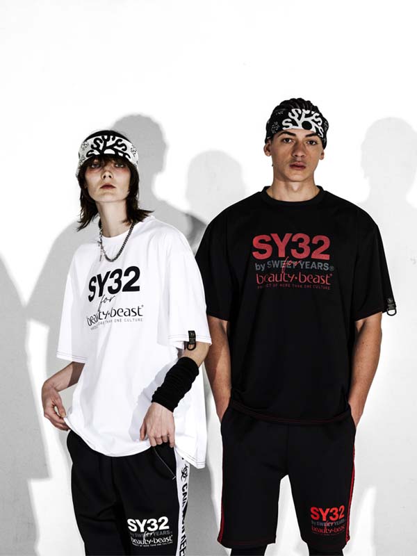 SY32xb:b COLLABORATION BASIC S/S TEE
