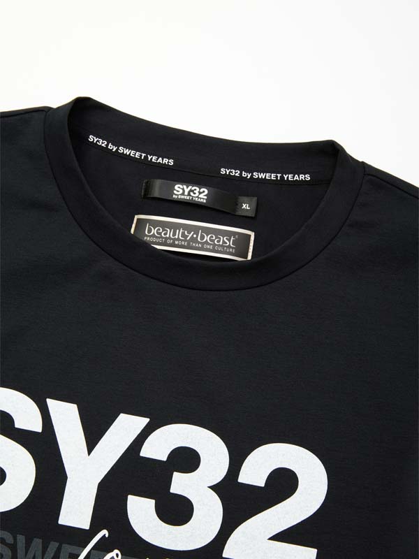 SY32xb:b COLLABORATION BASIC S/S TEE