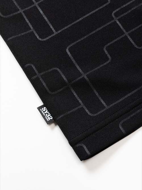 EMBOSS GEOMETRY MINI LOGO TEE | TOPS | 【公式】SY32 by SWEET