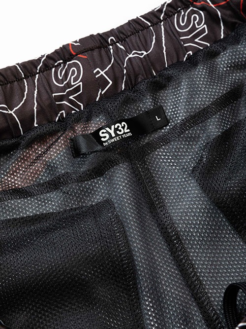 GRAPHIC RASH GUARD SHORT PANTS