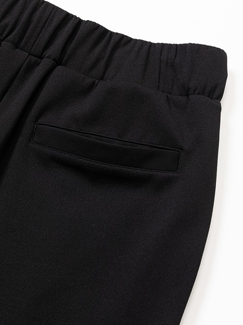 STRADDLE PRINT SHORT PANTS