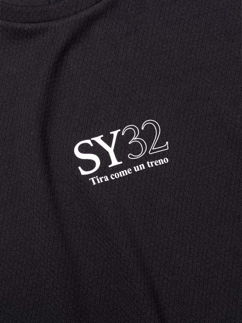 TECHNOLOGY MESH SERIF LOGO TEE