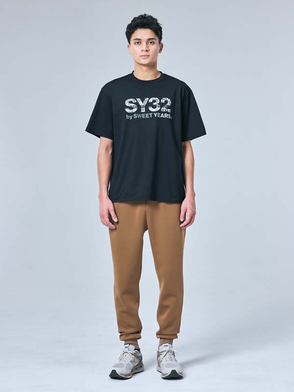 BASIC GRAPHIC LOGO TEE