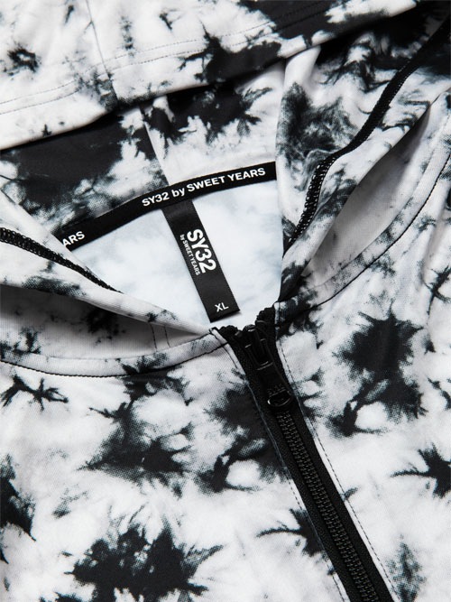 国内即発【SY32 by SWEETYEARS】GRAPHIC RASH GUARD ZIP HOODIE GRAPHIC RASH GUARD ZIP HOODIE | SEASON,23SS | 【公式】SY32