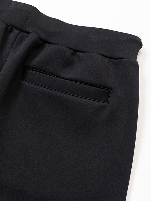 DOUBLE KNIT EMBROIDERY LOGO SHORT PANTS