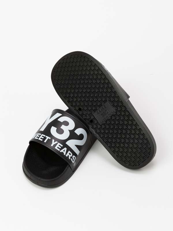 SHOWER SANDALS