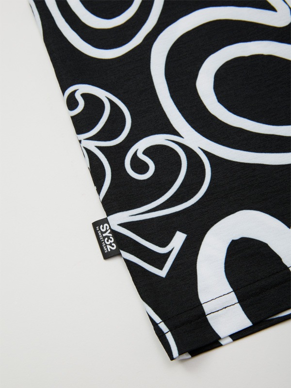 NEW GRAPHIC PATTERN L/S TEE