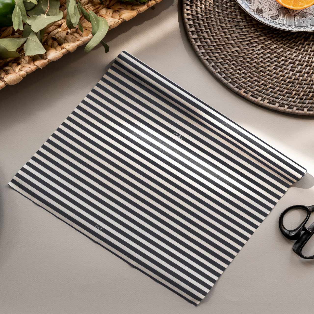 ナッツ ビーズワックスラップ ロール ブラックストライプ