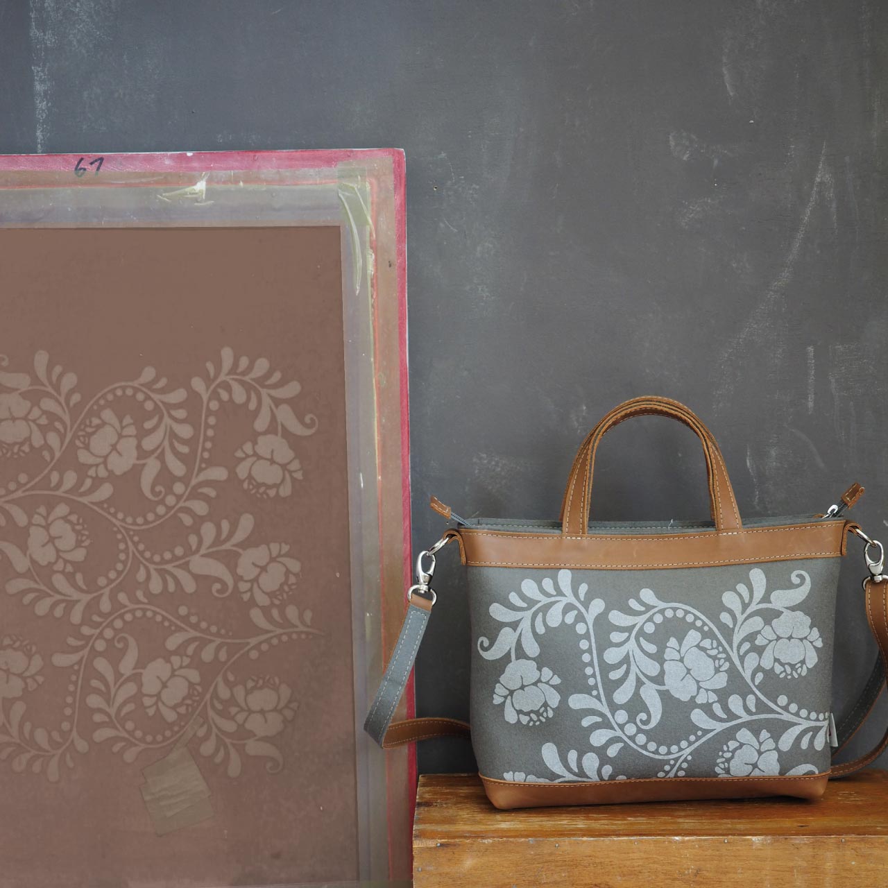 ドロシー・レーネン ショルダーバッグスワニーヒップ グラファイトグレー