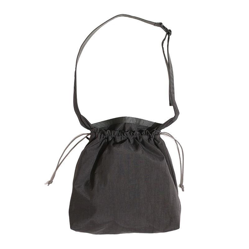 ERA. / TAS BIG RED CROSS APRON BAG