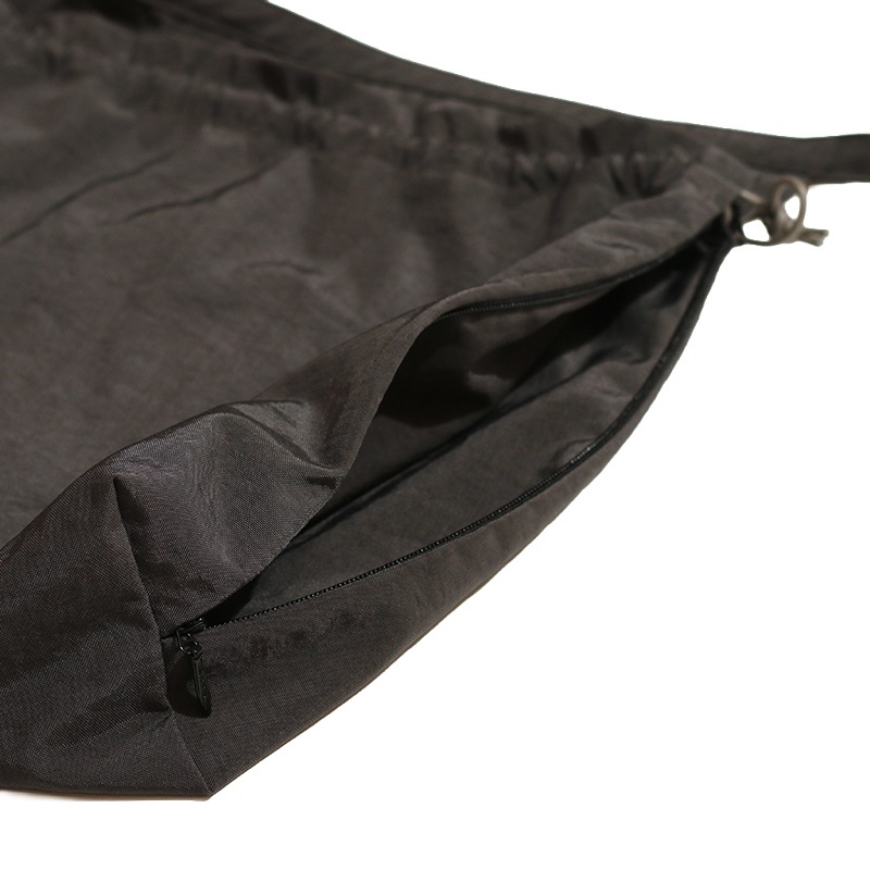 ERA. / TAS BIG RED CROSS APRON BAG