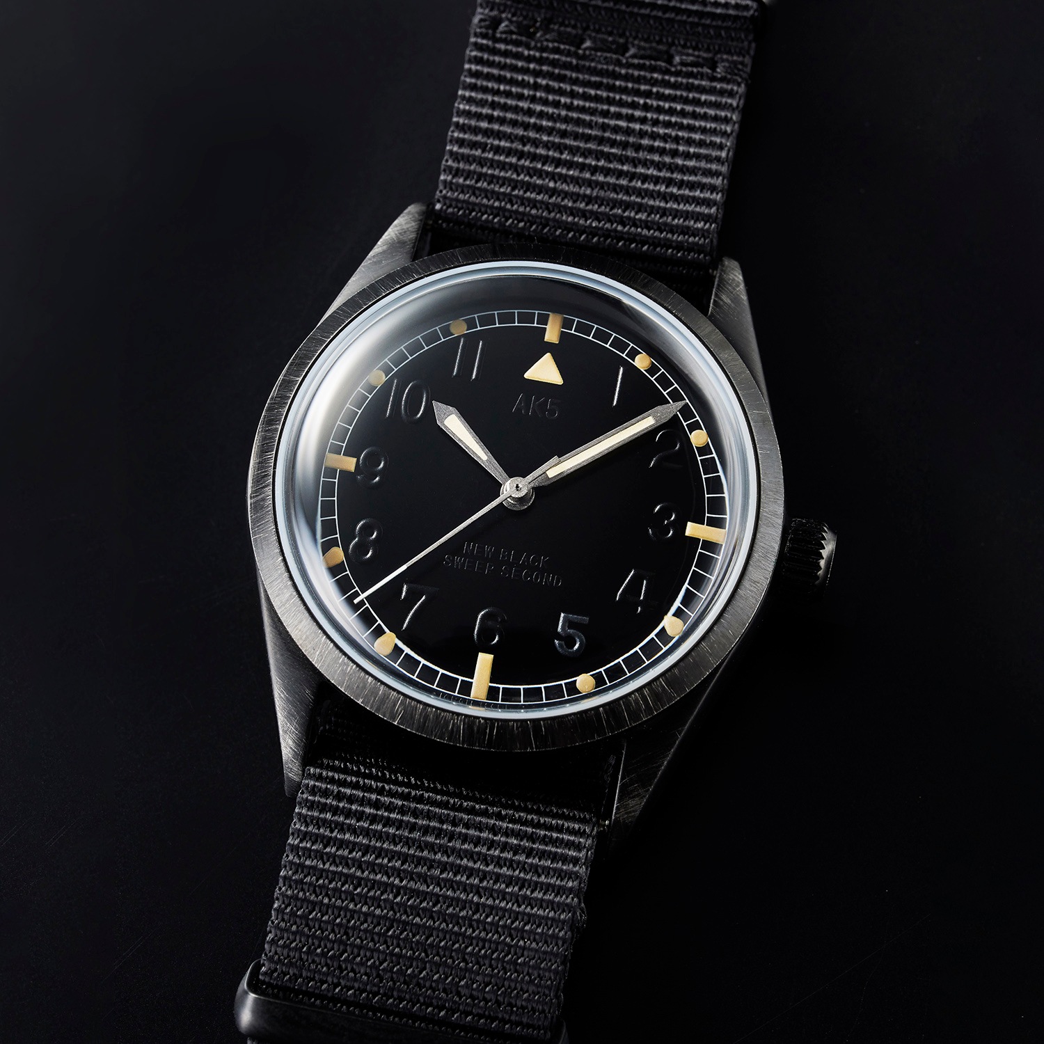 土日限定　左ききのエレン 時計 AK5 VAGUE WATCH CO. AK5 / AK5 EREN WATCH With VAGUE WATCH CO. | AK5 | BIN