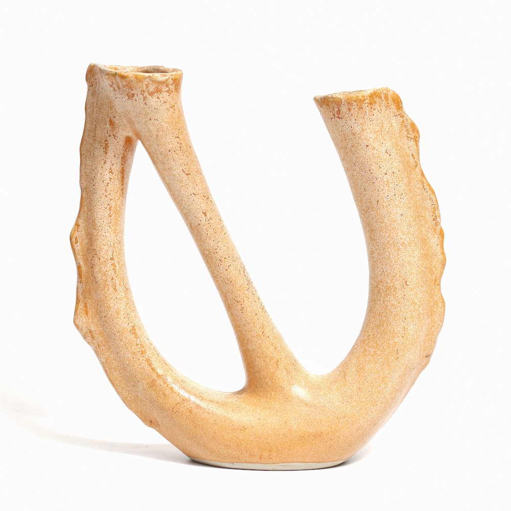 BIN ART /  Curvy Flower vase