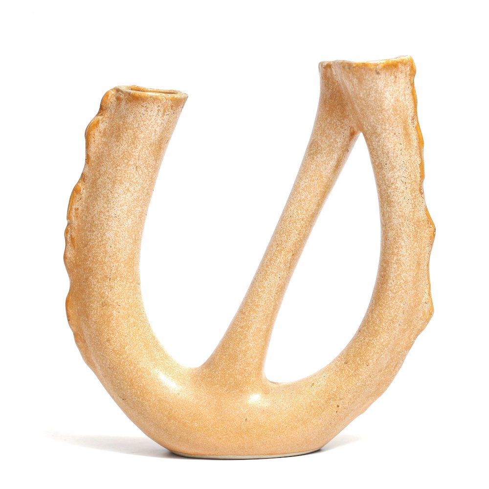 BIN ART /  Curvy Flower vase