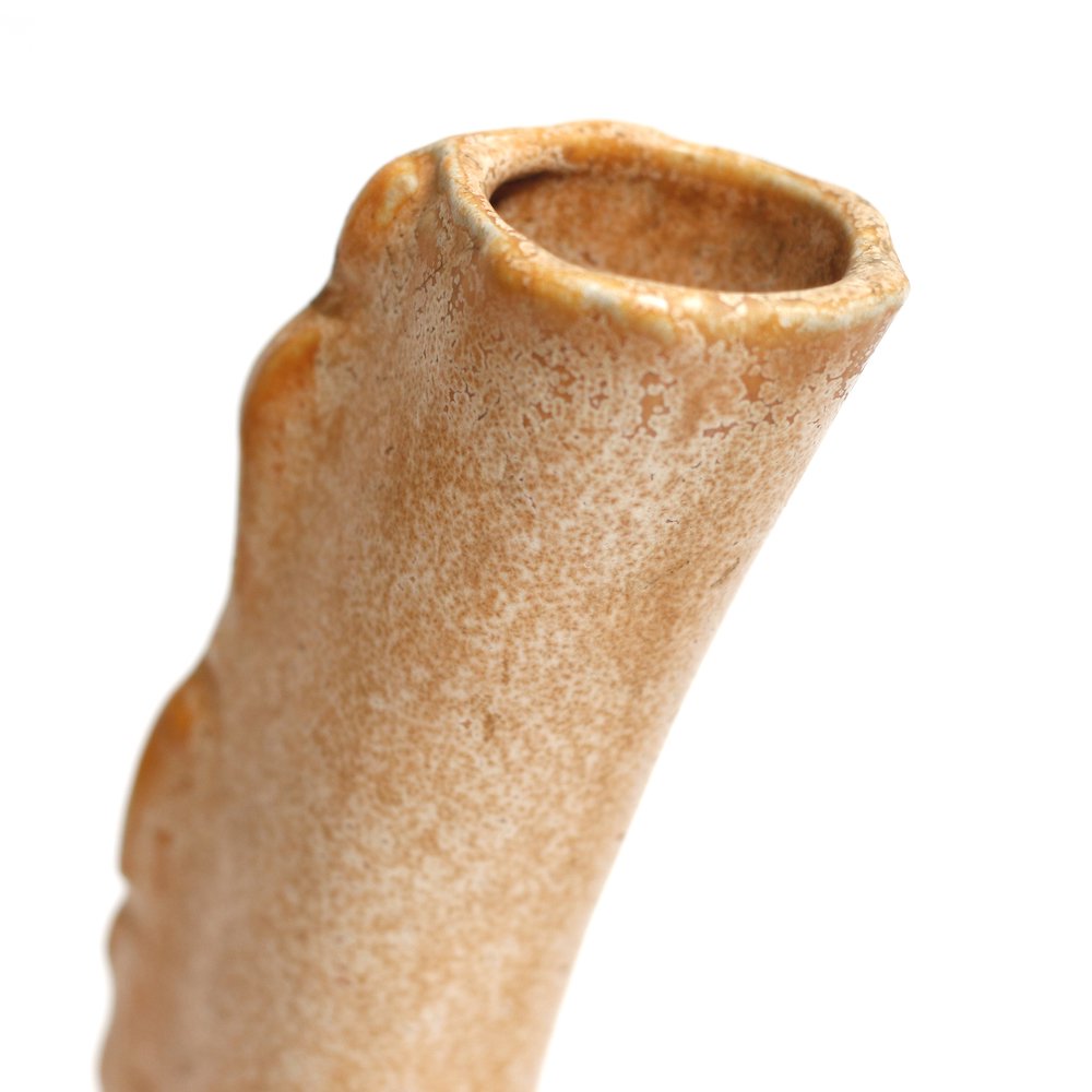 BIN ART /  Curvy Flower vase