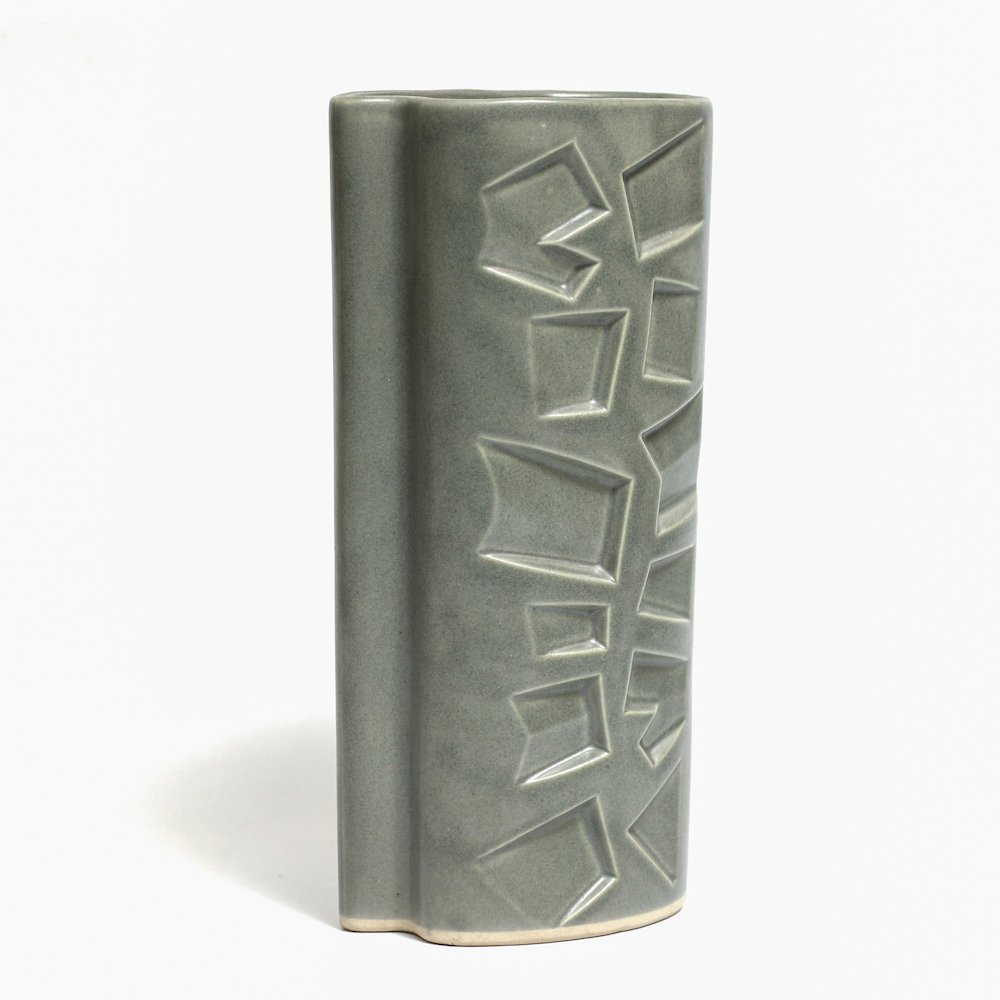 BIN ART /  Ceramic Flower Vase 