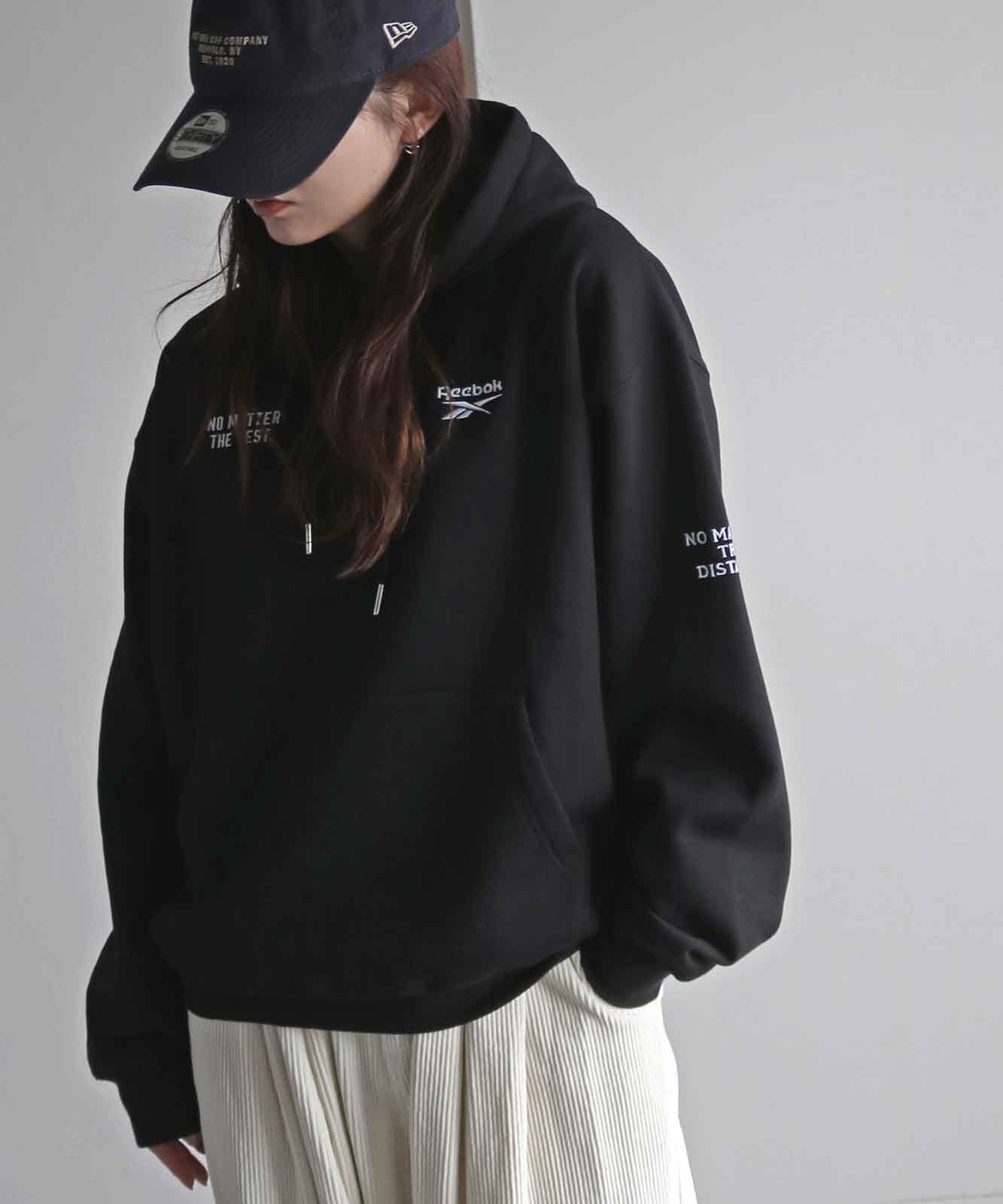 RE:BORN ポーカーテーブル WPTブラック Reebok/リーボック】 別注 3ポイント刺繍プルオーバーパーカー