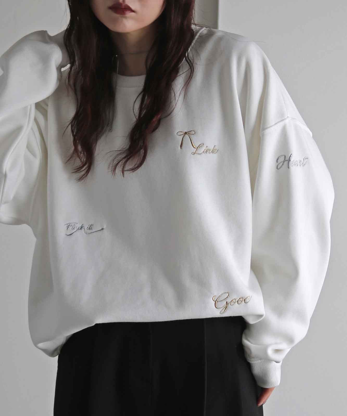 ルーズシルエット リボン刺繍スウェット 50%OFF】COURO ランダムリボンメタリック刺繍ルーズシルエット