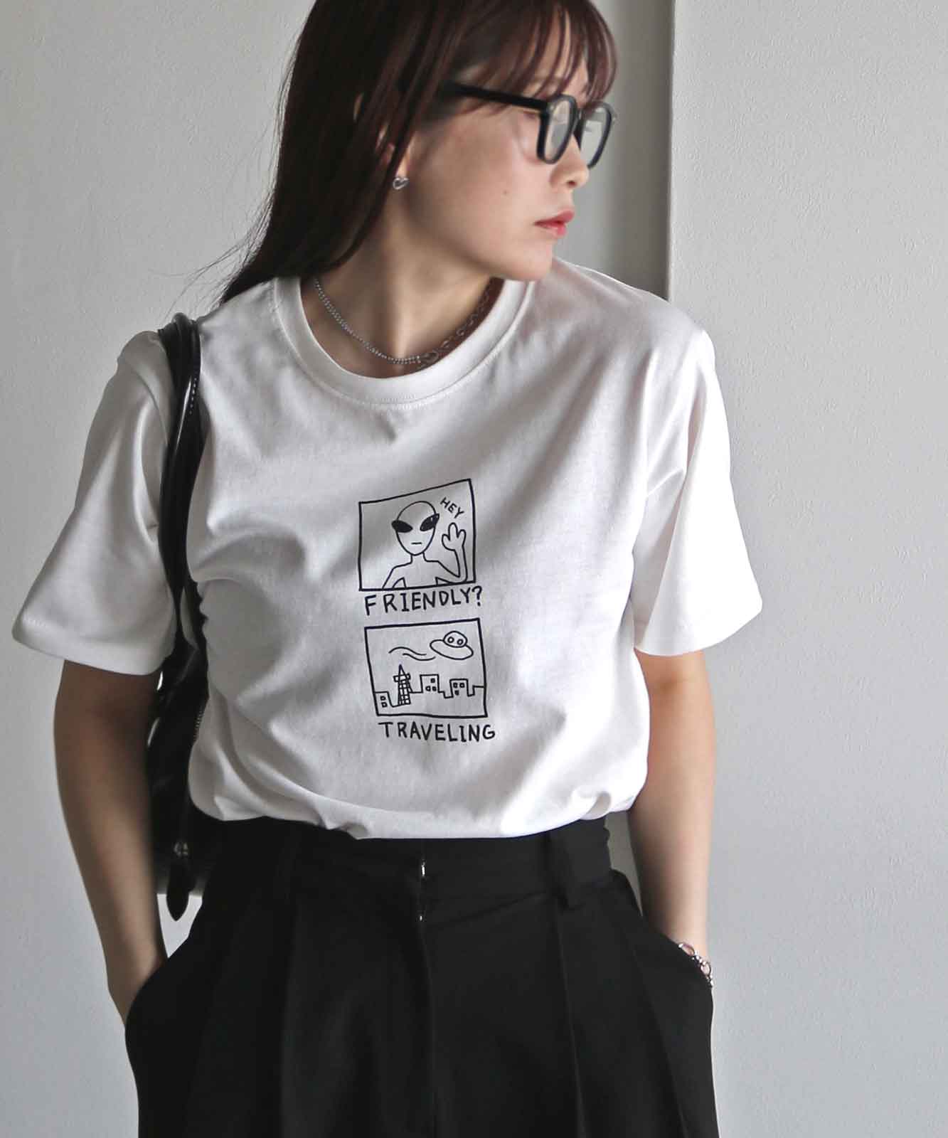 デザイングラフィックモチーフTシャツ C柄 | TOPS | Studio