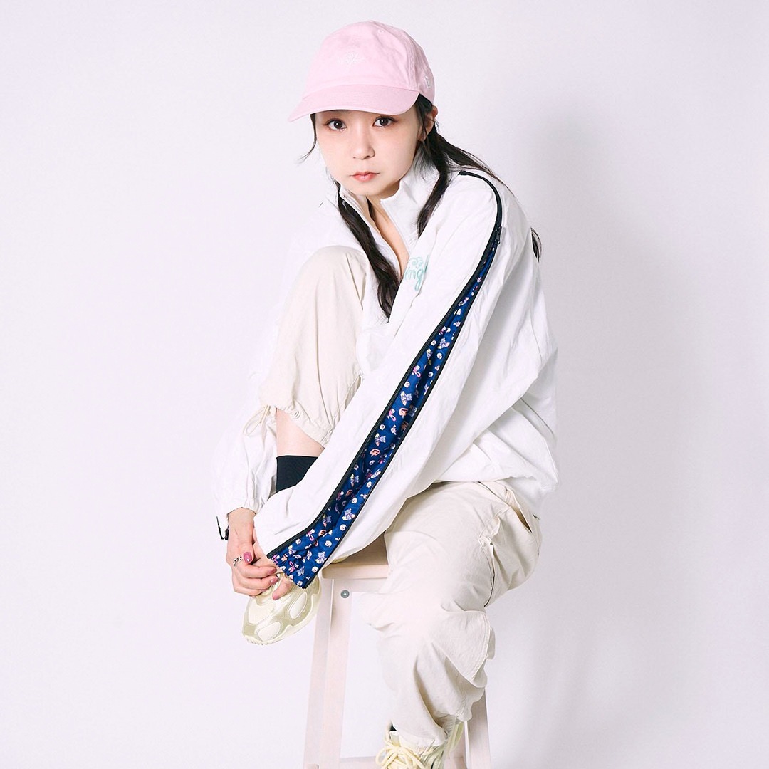 WINGLE TWINKLE ILLUST NYLON ZIP-UP JACKET【WHITE】