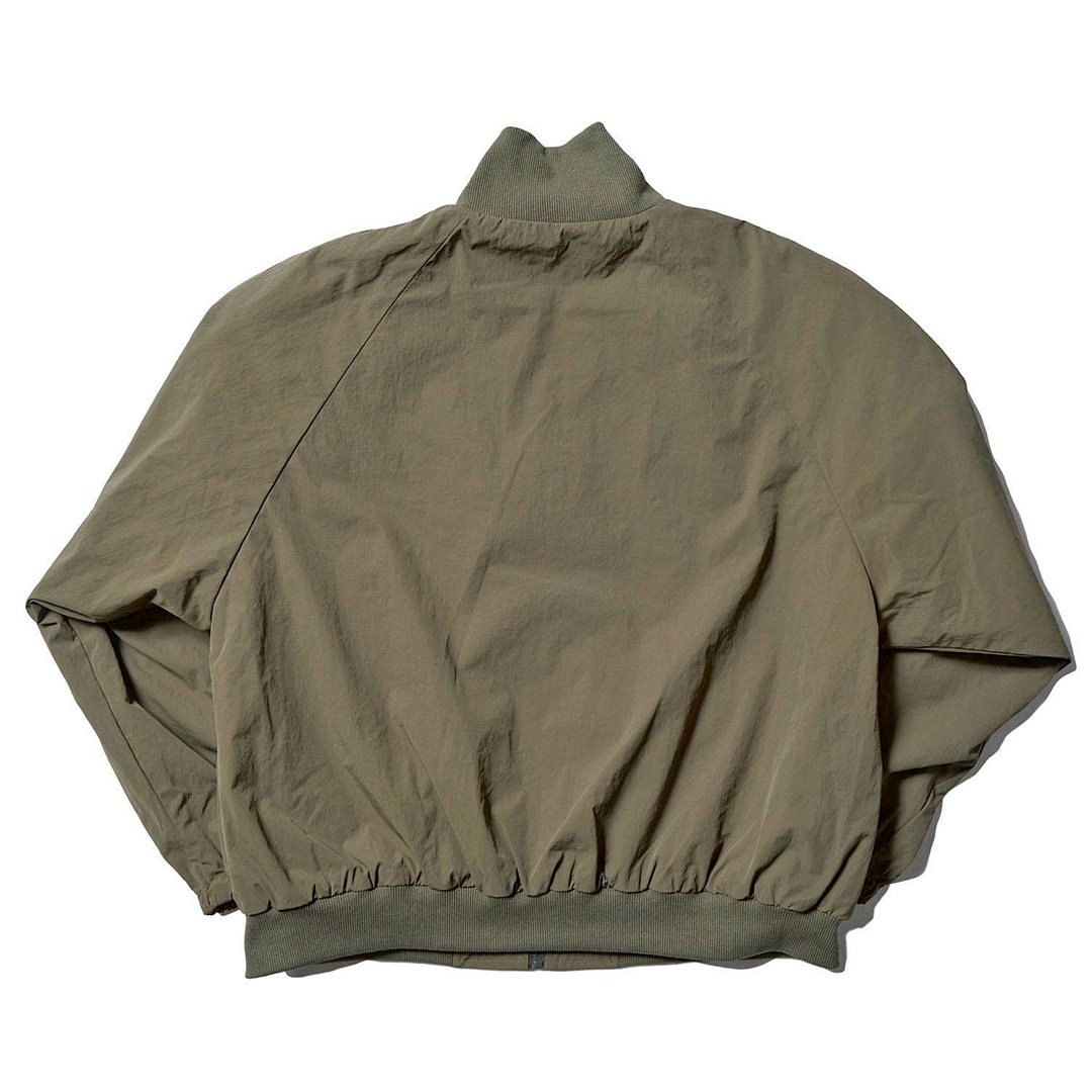 WINGLE TWINKLE ILLUST NYLON ZIP-UP JACKET【OLIVE GREEN】