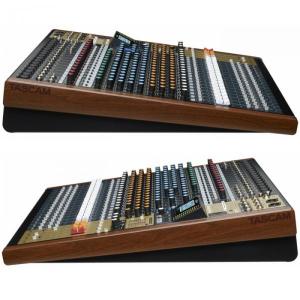 TASCAM マルチトラックレコーダー Model 24 Model 24 | 24トラックレコーディングミキサー / USBオーディオ