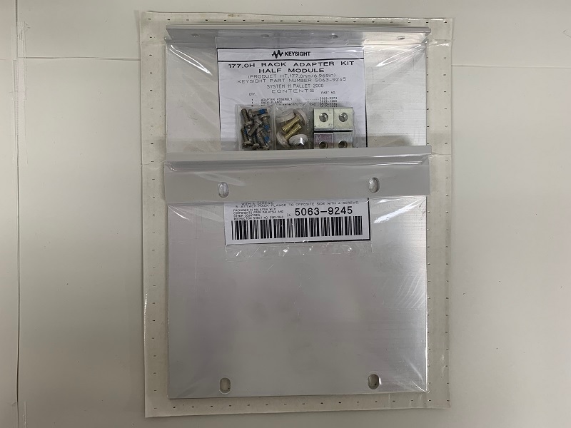 【アクセサリ】キーサイト・テクノロジー U8032A-1CM ラックマウントキット(初期不良対応なし)