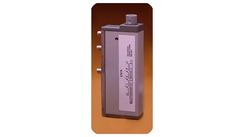 �ڥ���������ۥ��������ȡ��ƥ��Υ�������8767K �ޥ���ݡ���Ʊ�������å���DC��26.5 GHz��SP4T