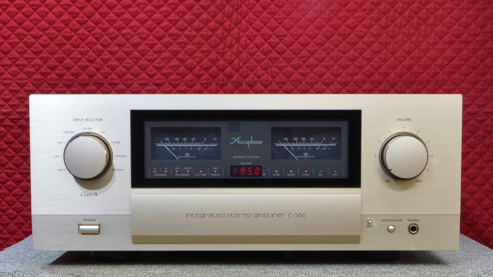 ����ʡ�Accuphase E-560(��Ȣ�ʤ�)