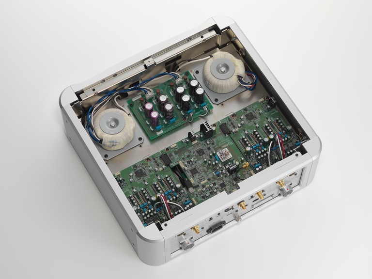 ESOTERIC Grndioso N1(S) �ʥͥåȥ���ץ졼�䡼�ˡ�2025ǯ10��1����ȯ���