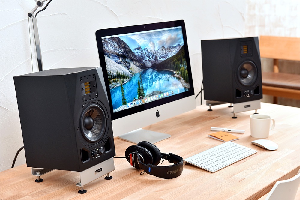 MISTRAL スピーカースタンド デスクトップスピーカーの傾斜を調節できるスタンド - AV Watch