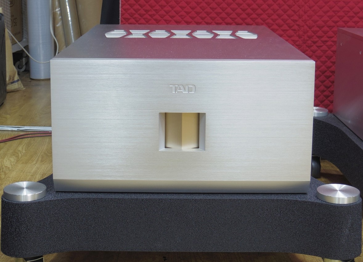 TAD社 TAD-PC0120電源ケーブル 1.8 m 使用感なしの中古美品 TAD