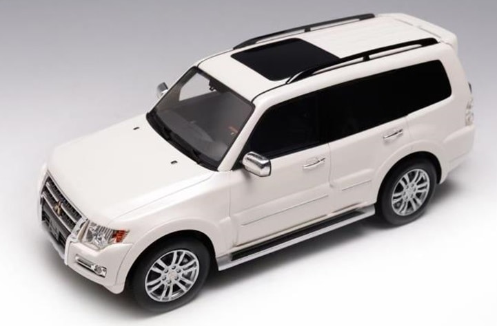 TK-MH004WE　1/18　2017 Mitsubishi Pajero V93 (5 Doors)Sophia White