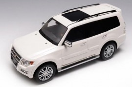 TK-MH004WE 1/18 2017 Mitsubishi Pajero V93 (5 Doors)Sophia White
