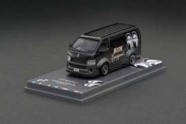 T64-038-ME2　1/64　Toyota Hiace Widebody Mooneyes