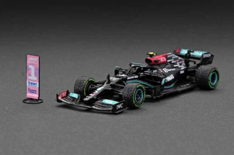 TARMACWORKS　T64G-F037-VB1　1/64　Mercedes-AMG F1 W12 E Performance Turkish Grand Prix 2021 Winner Valtteri Bottas