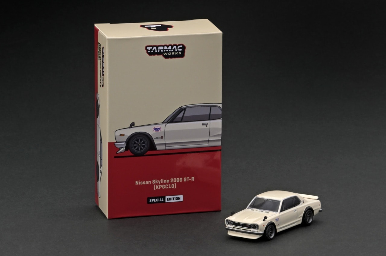 TARMACWORKS　T64G-043-WH　1/64　Nissan Skyline 2000 GT-R (KPGC10) White