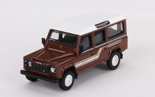 ★予約商品　MINI-GT　MGT00734-R　1/64　ランドローバー ディフェンダー 110 1985カウンティステーションワゴン ラセットブラウン(右ハンドル)