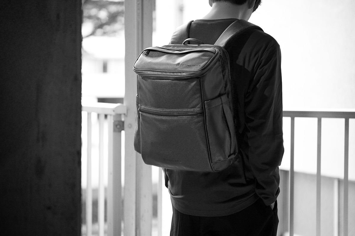 RK18 PVCレザー リュック