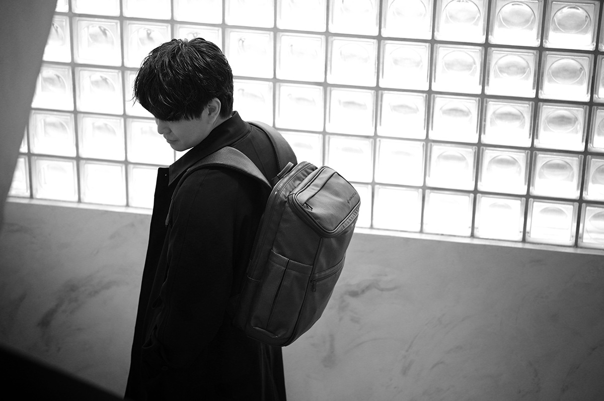 RK18 PVCレザー リュック